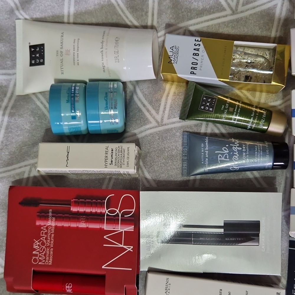 Huge designer sample bundle. 31 new items. RITUALS, CLARINS, MAC, NARS, ARMANI, - Picture 4 of 12